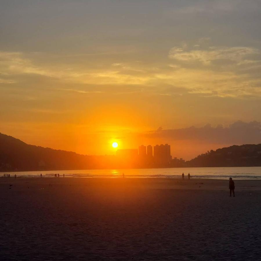 Apartamento Amplo E Belissimo! - 3 Quadras Do Mar! Guaruja Exterior photo